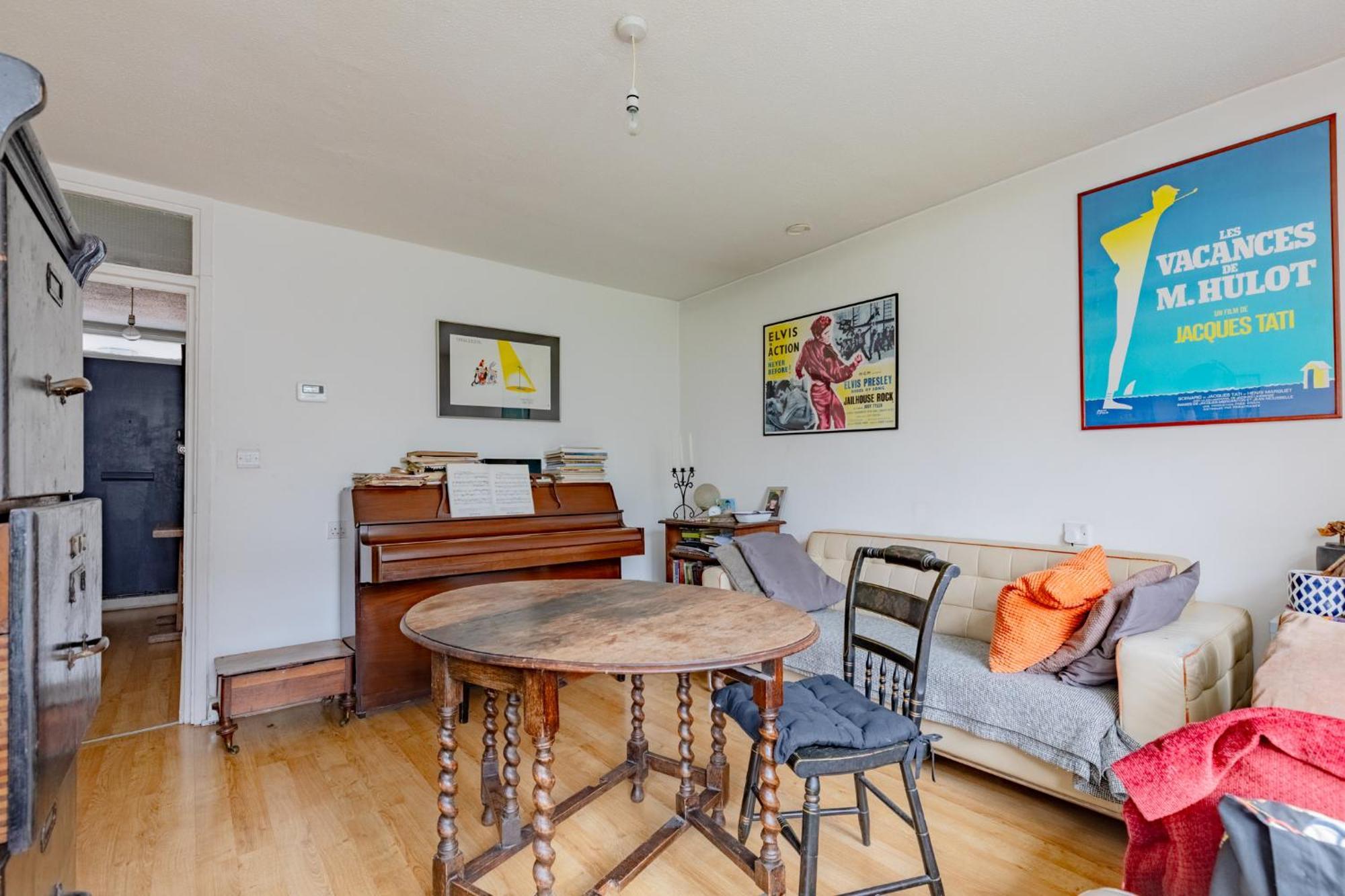 Characterful 1 Bedroom Flat Close To Dlr ลอนดอน ภายนอก รูปภาพ